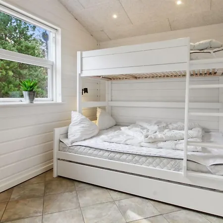 Nael - 1-6km From The Sea By Interhome *